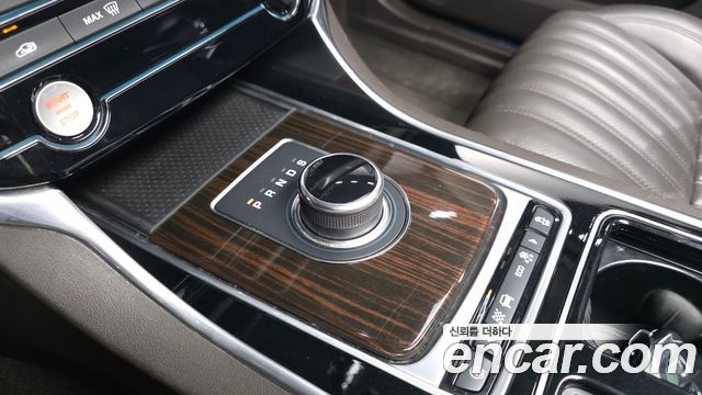 Jaguar XF 2018 — photo 9