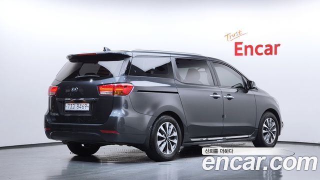 Kia Canival 2015 — photo 2