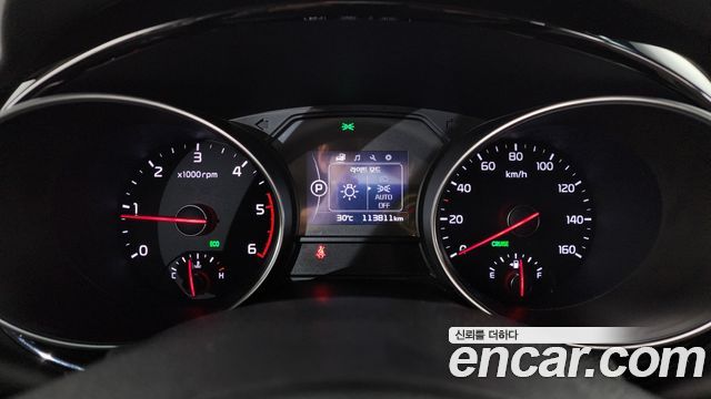 Kia Canival 2015 — photo 11