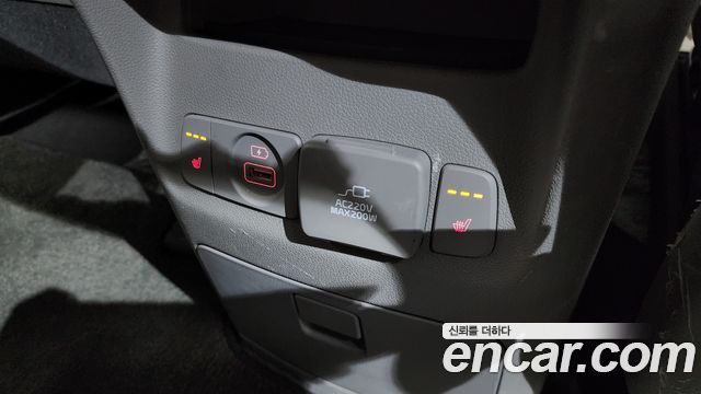 Kia Canival 2015 — photo 24