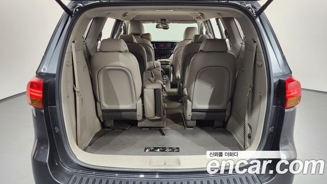 Kia Canival 2015 — photo 26