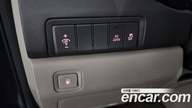 Kia Canival 2015 — photo 28