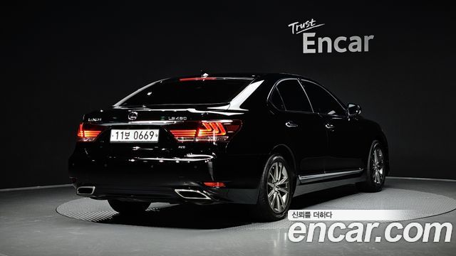 Lexus LS 2015 — photo 2