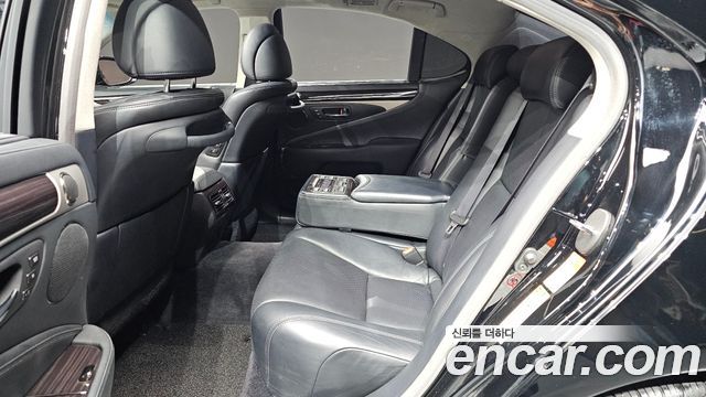 Lexus LS 2015 — photo 18