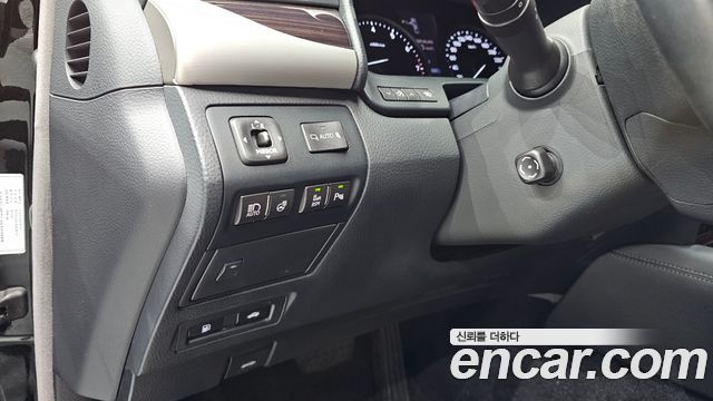 Lexus LS 2015 — photo 22