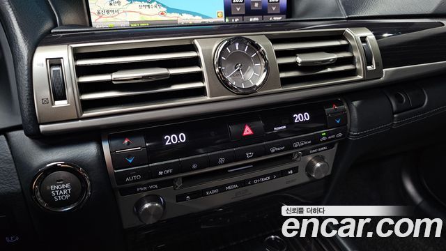 Lexus LS 2015 — photo 24
