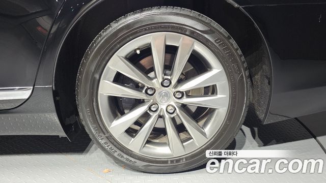 Lexus LS 2015 — photo 7