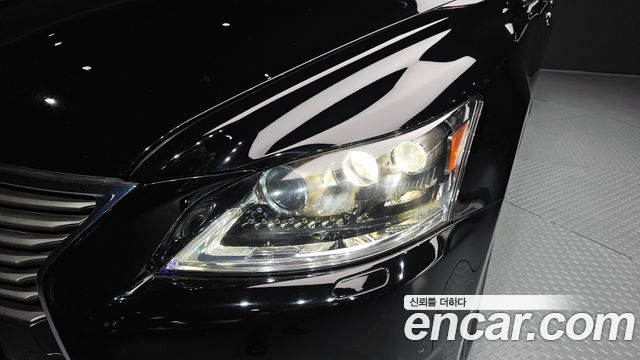 Lexus LS 2015 — photo 8