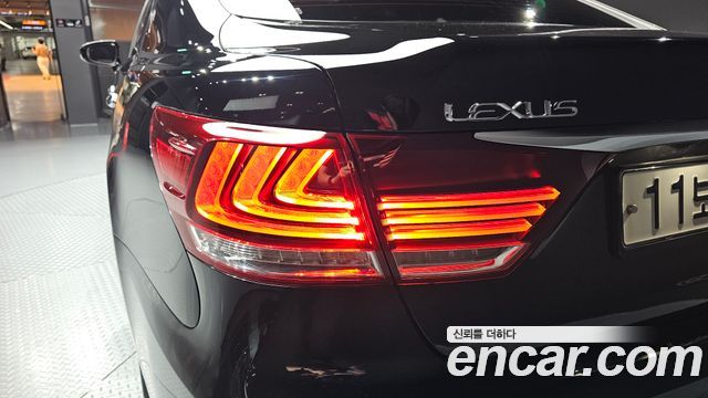 Lexus LS 2015 — photo 9