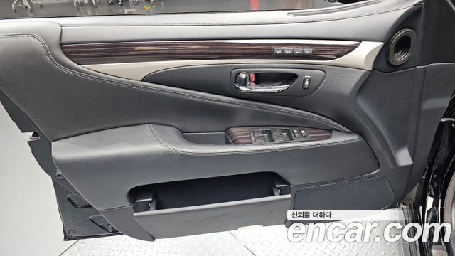 Lexus LS 2015 — photo 14