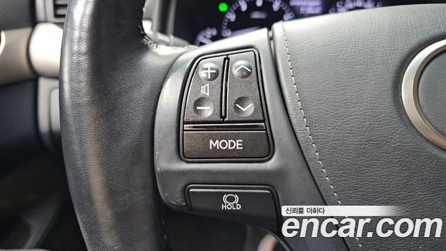 Lexus LS 2015 — photo 28