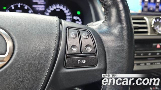 Lexus LS 2015 — photo 29