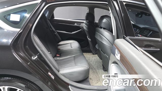 Genesis G80 2018 — photo 12