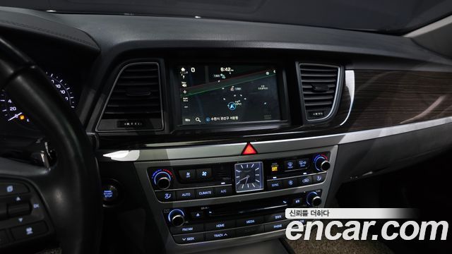 Genesis G80 2018 — photo 15