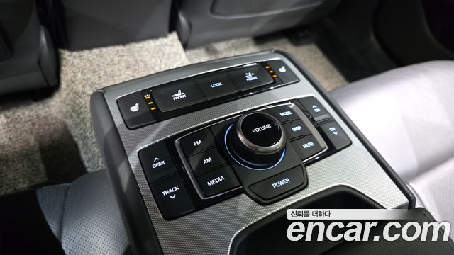 Genesis G80 2018 — photo 18