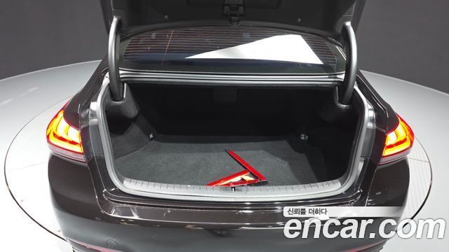 Genesis G80 2018 — photo 20
