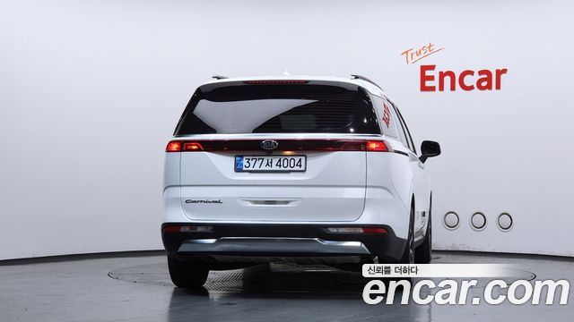 Kia Canival 2021 — photo 4