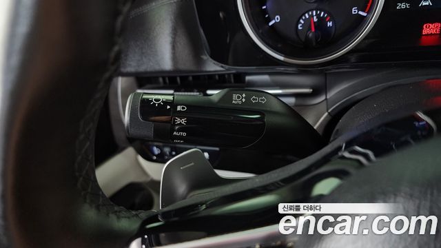 Kia Canival 2021 — photo 23