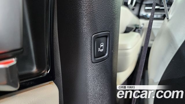 Kia Canival 2021 — photo 25
