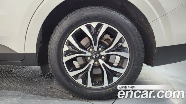 Kia Canival 2021 — photo 7