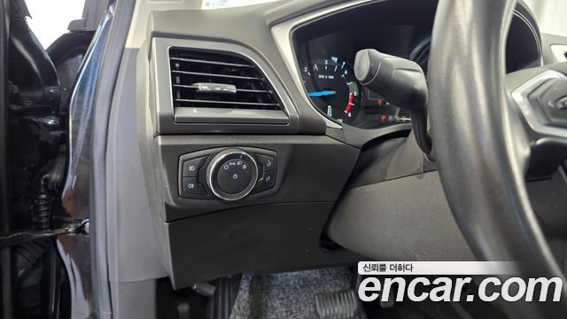 Ford Mondeo 2015 — photo 16