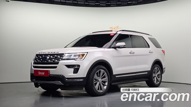 Ford Explorer 2018 — photo 1