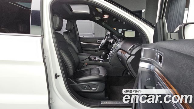 Ford Explorer 2018 — photo 12