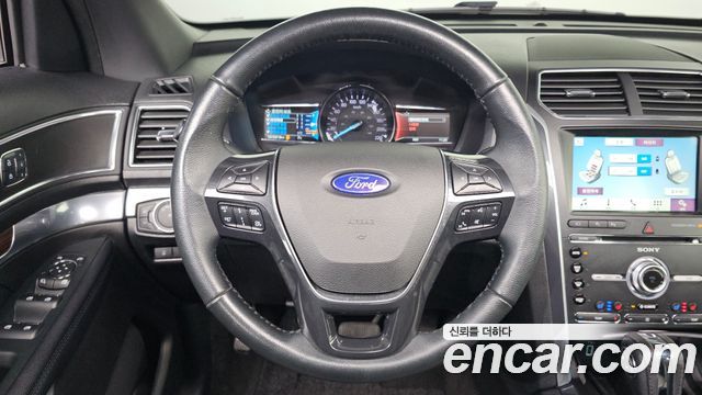 Ford Explorer 2018 — photo 14