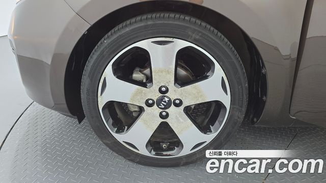 Kia pride 2012 — photo 5