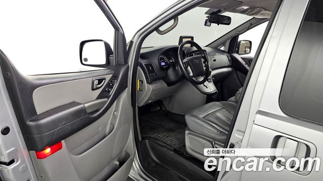 Hyundai Starex 2019 — photo 10
