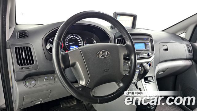 Hyundai Starex 2019 — photo 13