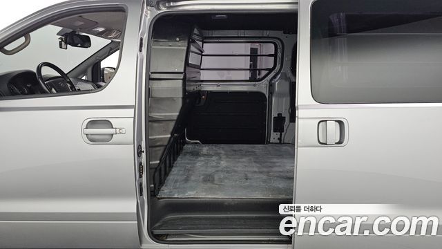 Hyundai Starex 2019 — photo 20