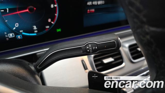 Mercedes-Benz GLE-Class 2021 — photo 12