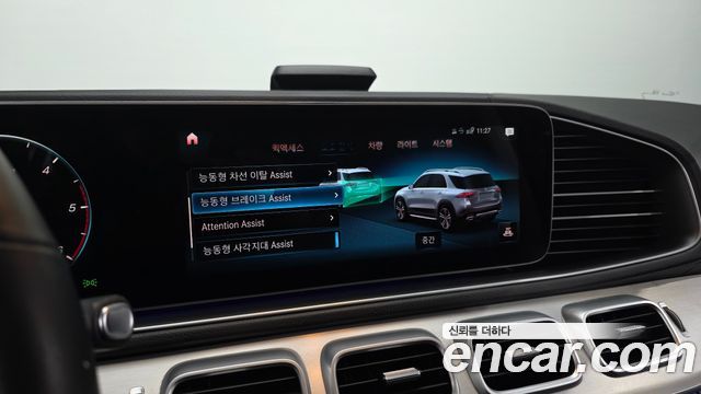 Mercedes-Benz GLE-Class 2021 — photo 29