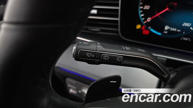 Mercedes-Benz GLE-Class 2021 — photo 35