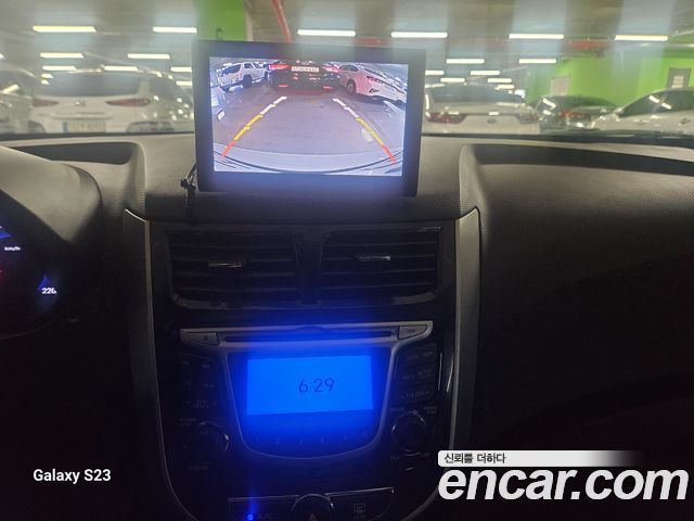 Hyundai Accent 2015 — photo 11