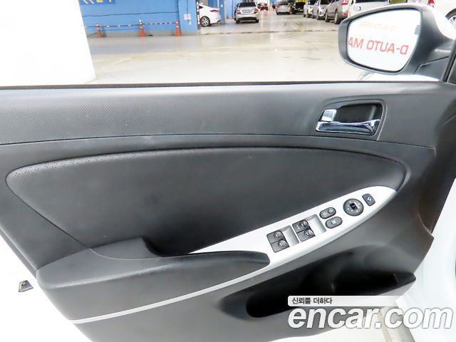 Hyundai Accent 2015 — photo 14