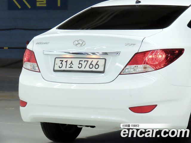 Hyundai Accent 2015 — photo 18