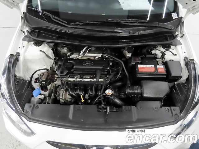 Hyundai Accent 2015 — photo 19