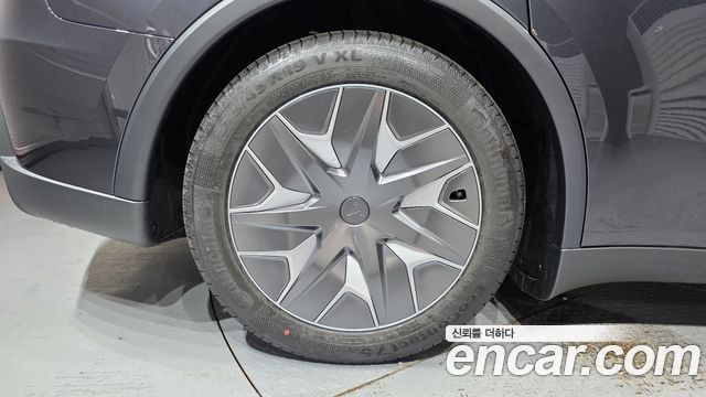 Tesla Model Y 2026 — photo 5