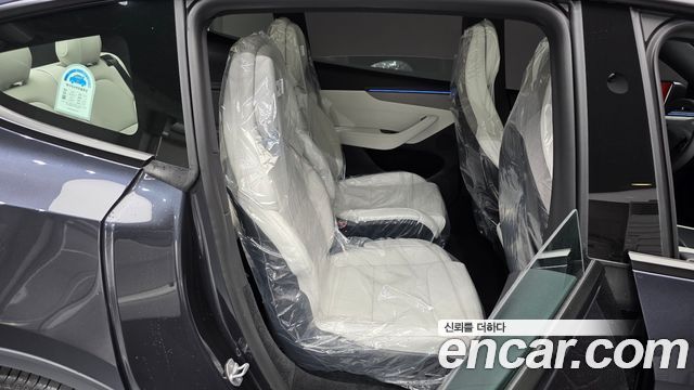 Tesla Model Y 2026 — photo 18