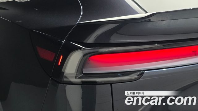 Tesla Model Y 2026 — photo 9