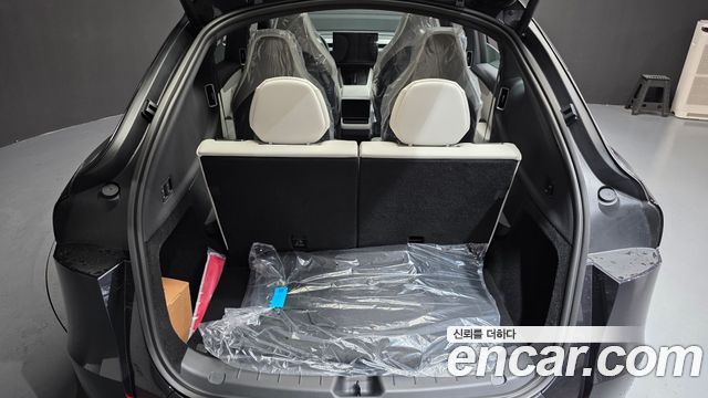 Tesla Model Y 2026 — photo 30