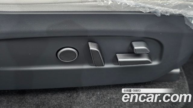 Tesla Model Y 2026 — photo 32