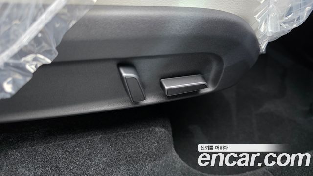 Tesla Model Y 2026 — photo 33
