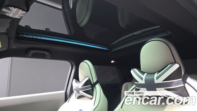 Mini Cooper 2024 — photo 17