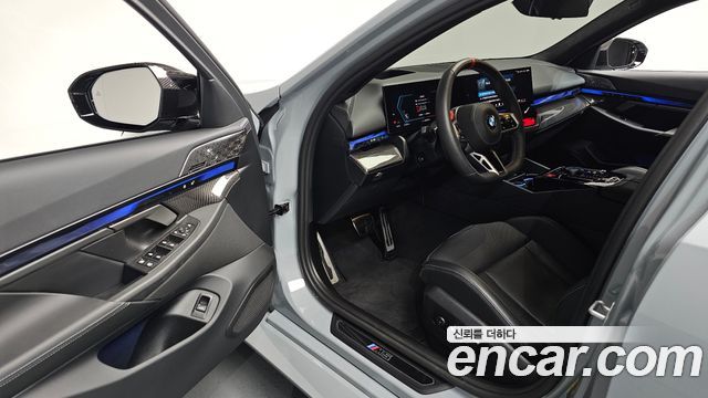 BMW M5 2025 — photo 17
