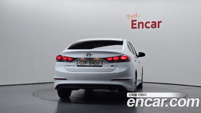 Hyundai AVANTE 2017 — photo 4