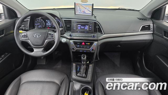Hyundai AVANTE 2017 — photo 7