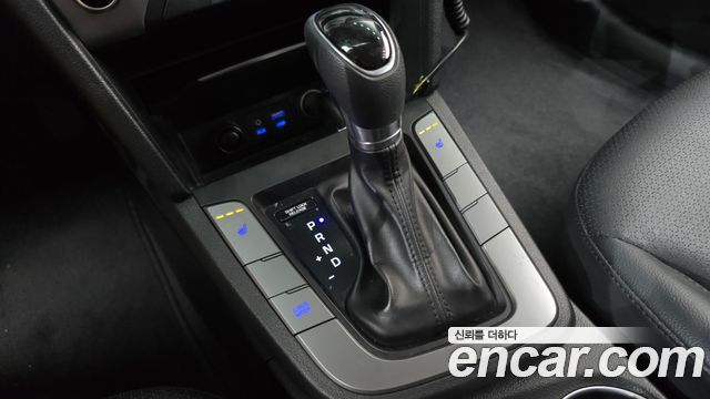 Hyundai AVANTE 2017 — photo 9